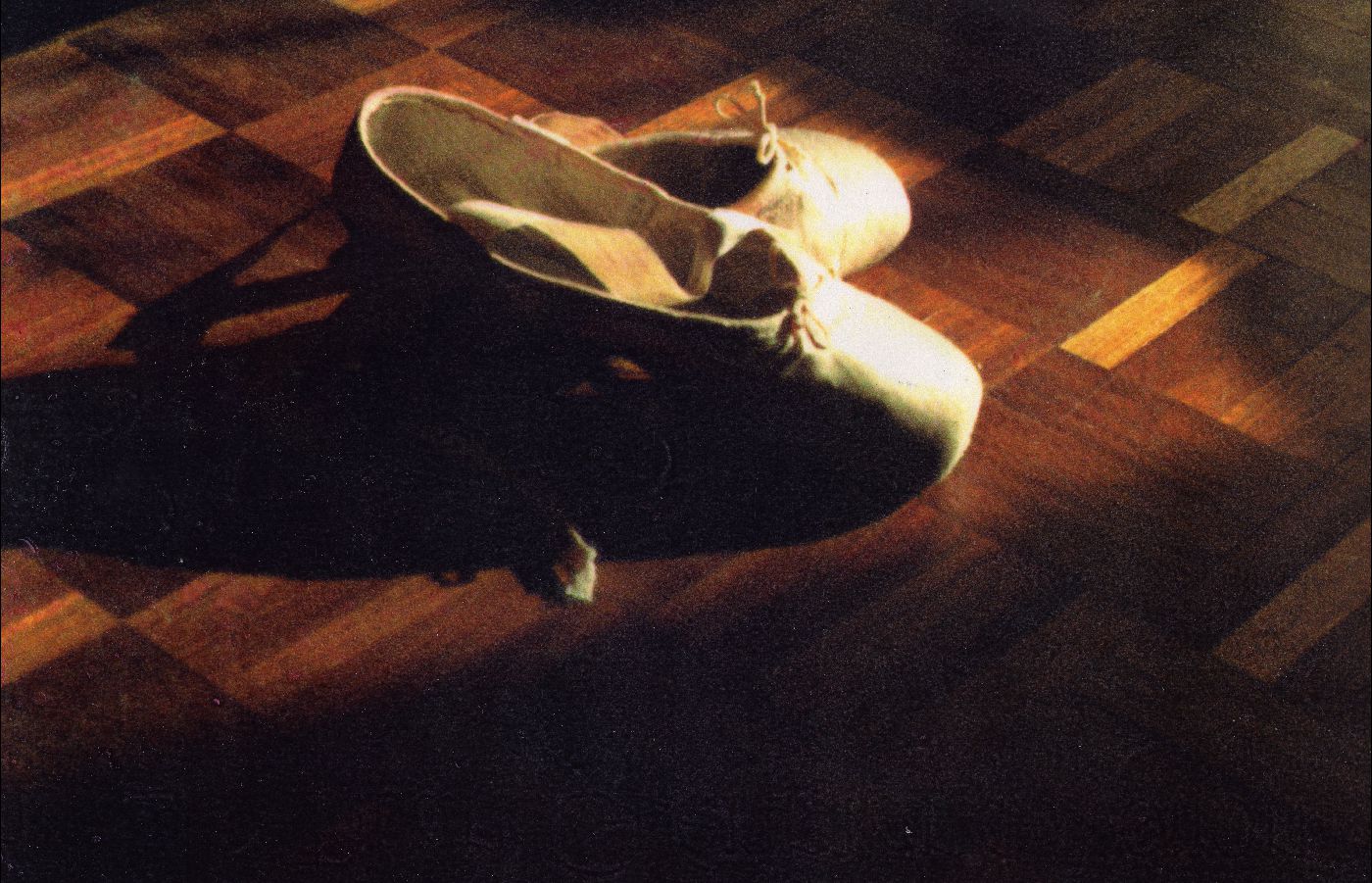 Une paire de chaussons de pointes danse classique